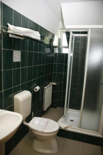 Ένα μπάνιο στο Hotel Bara Budapest