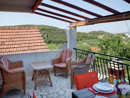 Fotografie z fotogalerie ubytování Charming Apartment in Okrug Donji near Sea v destinaci Okrug Donji