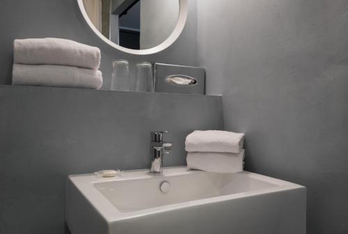 Et badeværelse på Hôtel Sanso by HappyCulture