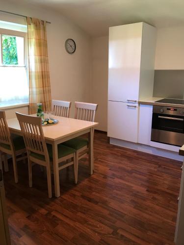 Kuchyň nebo kuchyňský kout v ubytování Appartements Unterdorfer
