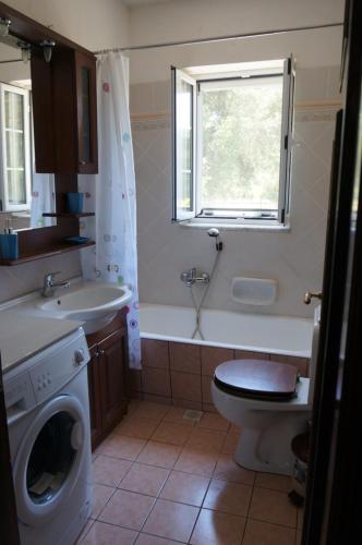 Kylpyhuone majoituspaikassa Ktima Lazarata