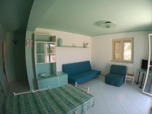 Ruang duduk di Sicily for Rent