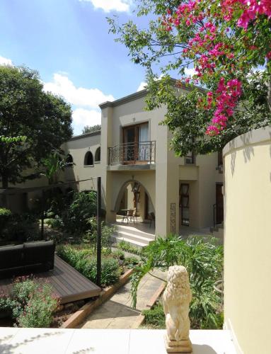 Κήπος έξω από το Dunton Guest House