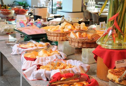 Makanan di atau berdekatan hotel