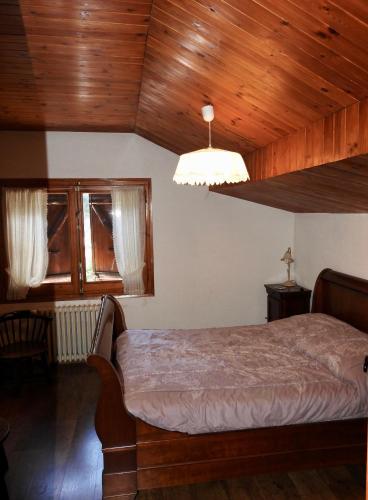  Chalet Riba -  Room  picture :   Tea/Coffee maker    Shower    Bath                           