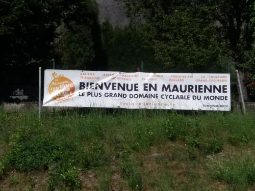 a sign for the bievre en maurine in maurineois at Chambre d'Hôtes Barnabas in Saint-Martin-de-la-Porte