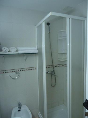 Kylpyhuone majoituspaikassa Apartamento Centrico Corrralejo