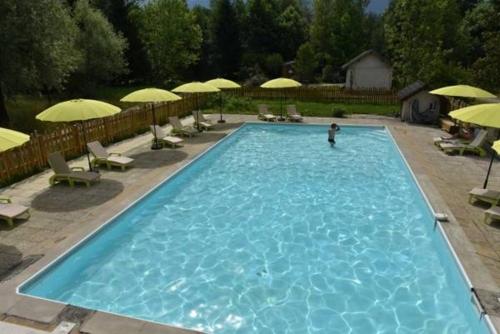 Photo de la galerie de l'établissement Cabanes d'Aiguebelette, à Saint-Alban-de-Montbel