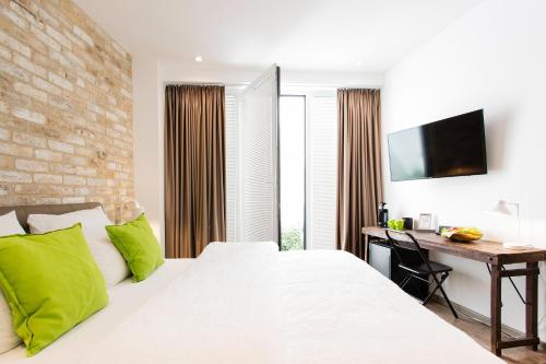 Μια τηλεόραση ή/και κέντρο ψυχαγωγίας στο 1st Floor Köln 2