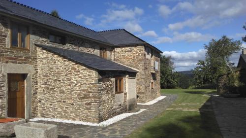 Το κτήριο όπου στεγάζεται  the country house