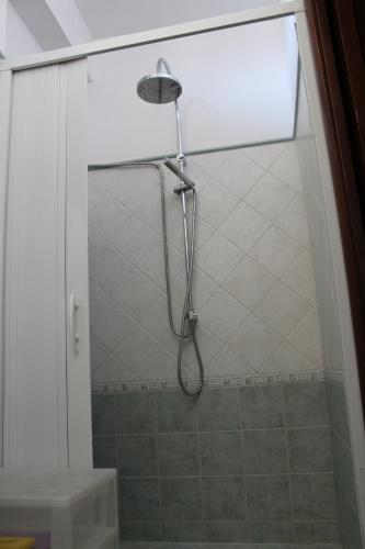 A bathroom at L'occhio sul Vesuvio appartamento con terrazza privata e casa vacanza senza terrazza privata