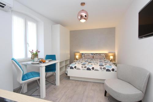Studio Apartment Kris by Irundo
