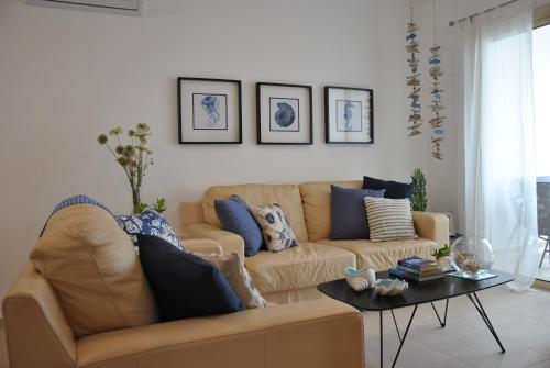 A seating area at Siblings Nest 3