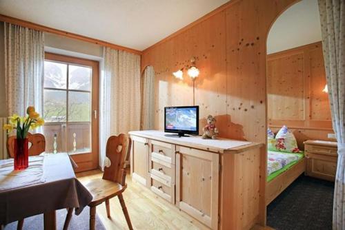 Postel nebo postele na pokoji v ubytování Lanzenbauernhof