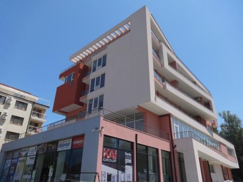 Gallery image of CAPUCCINO GUEST APARTMENTS - FREE PARKING and Wi-Fi in Sunny Beach