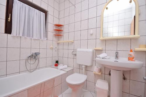 Ванна кімната в Apartment Tonkica