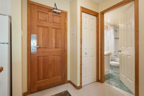 Ванна кімната в Aspens Mountain Side Resort