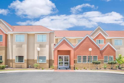 Gallery image of Microtel Inn & Suites by Wyndham Corpus Christi/Aransas Pass in Aransas Pass