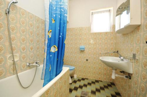 Ένα μπάνιο στο Apartments Andelo
