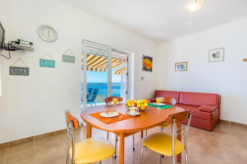 Χώρος καθιστικού στο Apartments Ivan