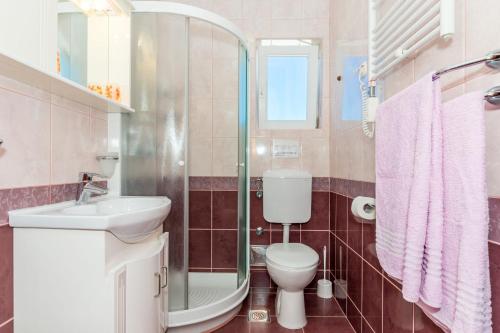 Ένα μπάνιο στο Apartments Ivan