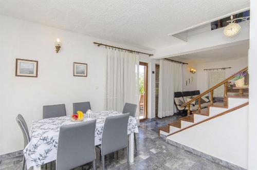 House Miroslav