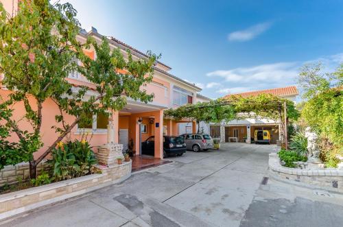 Apartments Darko
