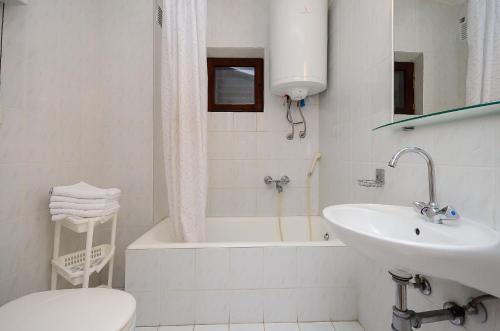Koupelna v ubytování Apartments Dragica