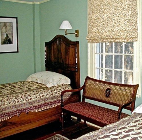 Tempat tidur dalam kamar di Millbrook Country House