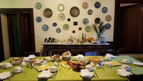 Mad på pensionatet eller i nærheden