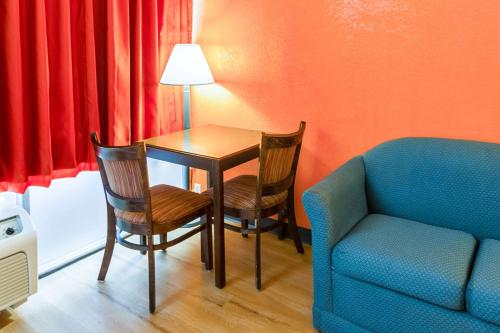 Ruang duduk di Motel 6-Groton, CT - Casinos nearby
