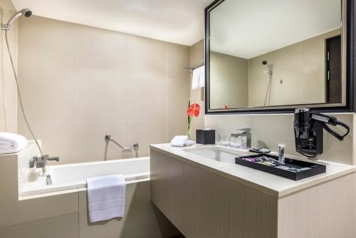 Bilik mandi di Mercure Bangkok Sukhumvit 11