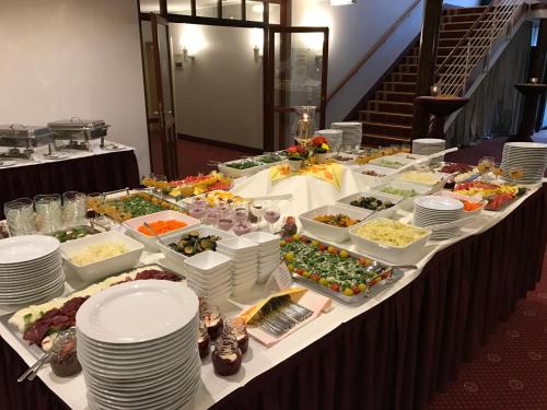Makanan di atau berdekatan hotel