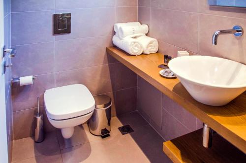 Un baño de Ansi Studios & Apartments