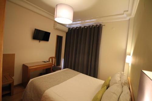 Televisyen dan/atau pusat hiburan di Imperador Hotel