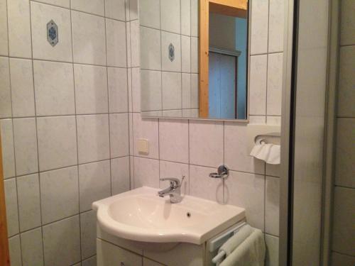 Un baño de Alpengasthof Hoiswirt