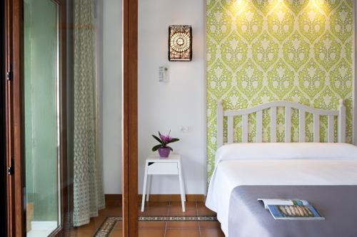 Hostal Alhambra - Adults Only