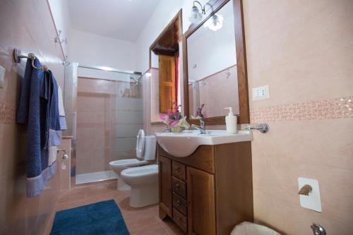 A bathroom at Profetina Village