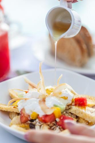 Mad på resortet eller i nærheden