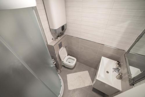 Vonios kambarys apgyvendinimo įstaigoje Luxury apartments Petrovac