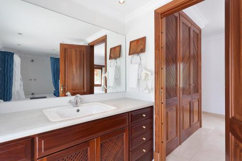 Koupelna v ubytování Ses Gerres Beach House
