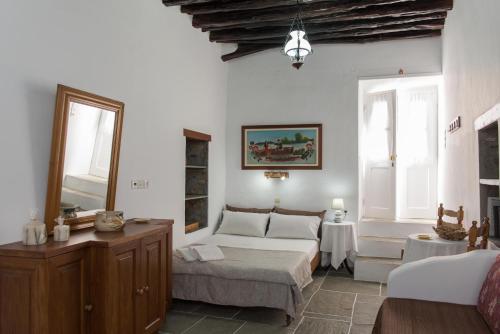Gallery image of Aris & Maria Houses in Kastron