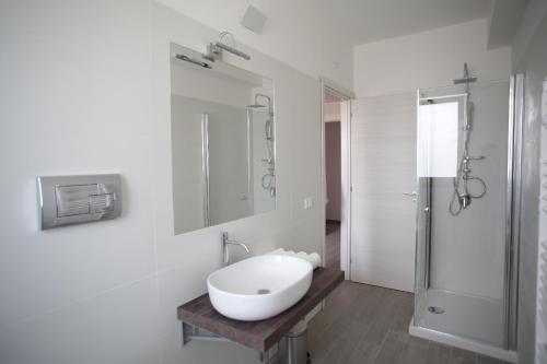 Ένα μπάνιο στο Sud Est Guest House