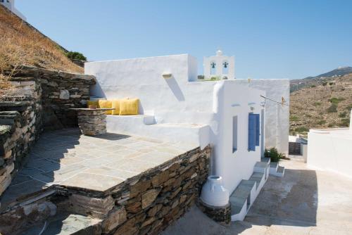 Gallery image of Aris & Maria Houses in Kastron