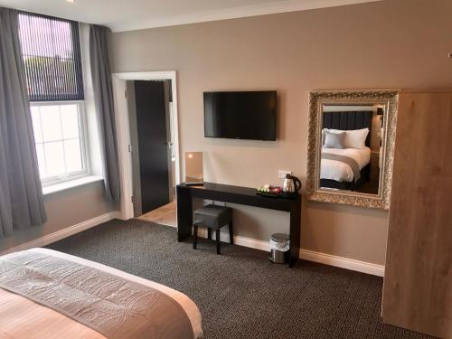 Gallery image of The Raven Hotel in Corby