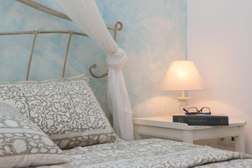 9 Muses Naxos Beach hotelにあるベッド