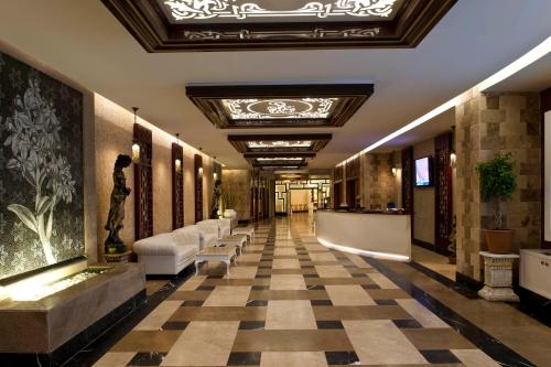 Galería fotográfica de Delphin Imperial Lara en Lara