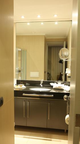 Bagno di ParkTower Suites
