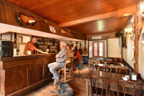 Apgyvendinimo įstaigoje Auberge De La Providence viešintys svečiai