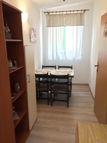 Galería fotográfica de Apartment Retro III en Koper